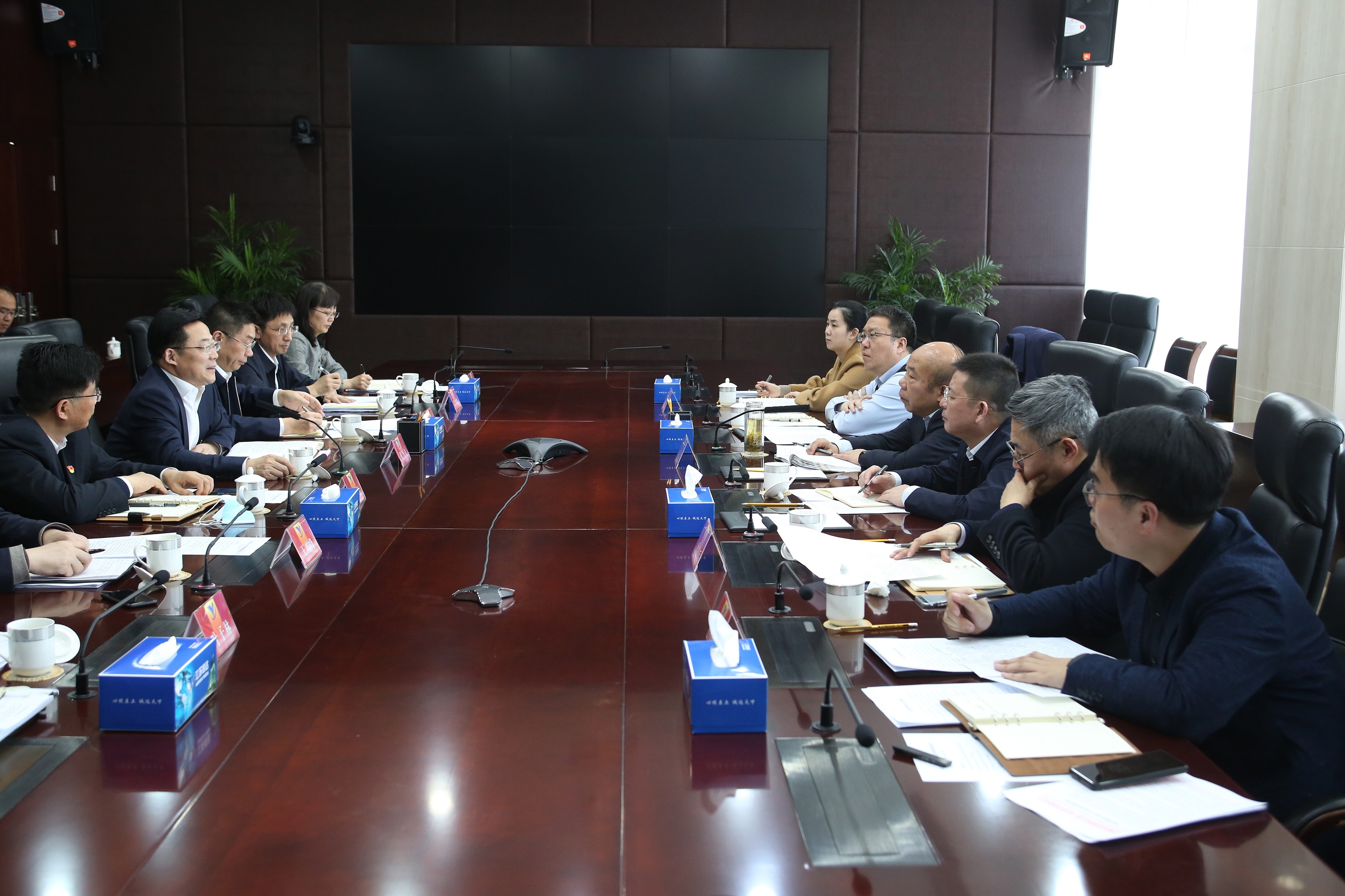 国资委调研征途国际集团 1_眸目压缩.jpg